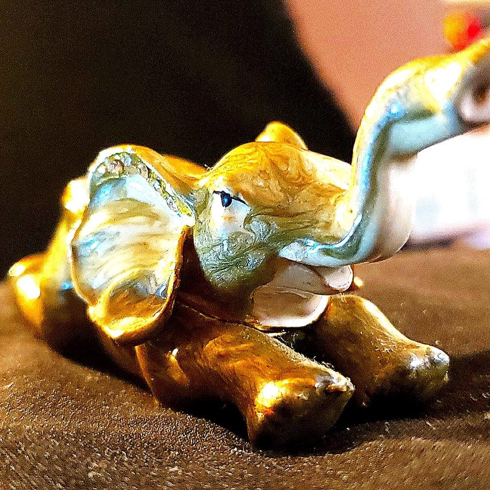 ceramic elephant trinket dish